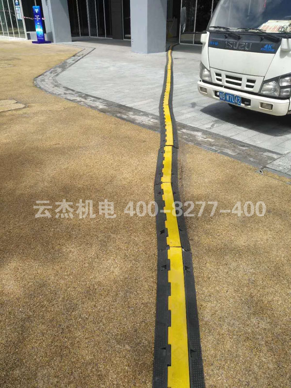 沃爾沃70kw發(fā)電機(jī)出租13.jpg